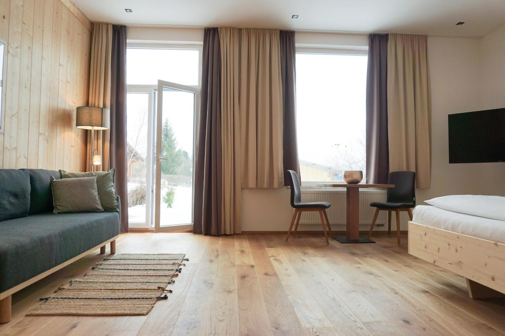 Hotel Und Kirchberger 3*